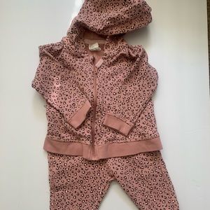 Cheetah print sweat suit H&M